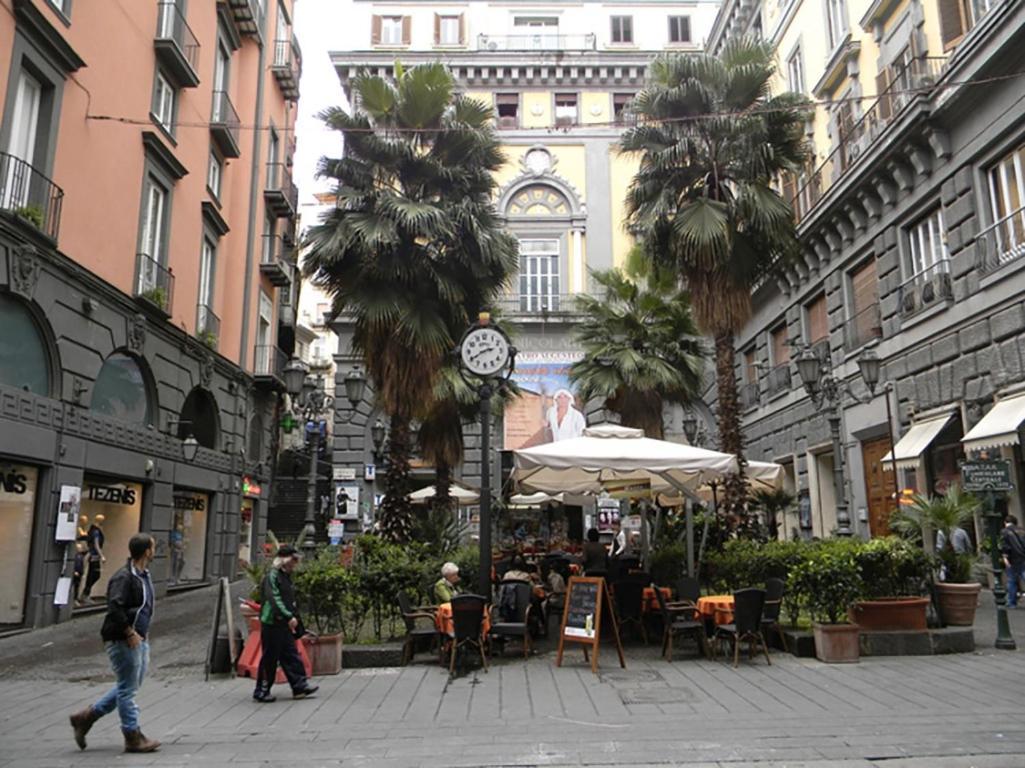 Casa Vacanze Napoli Centro Carmen & Sara Exterior photo